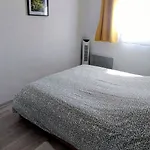 Сasa de vacaciones Maison Cosy Au Bord Du Canal, Piscine Et Parking *