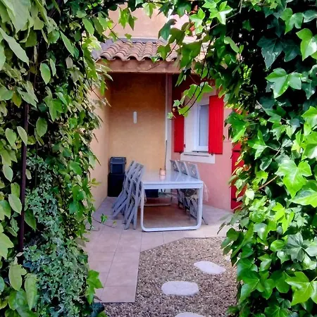 Maison Cosy Au Bord Du Canal, Piscine Et Parking Holiday home *