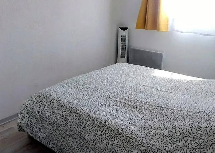 Prázdninový dům Maison Cosy Au Bord Du Canal, Piscine Et Parking *